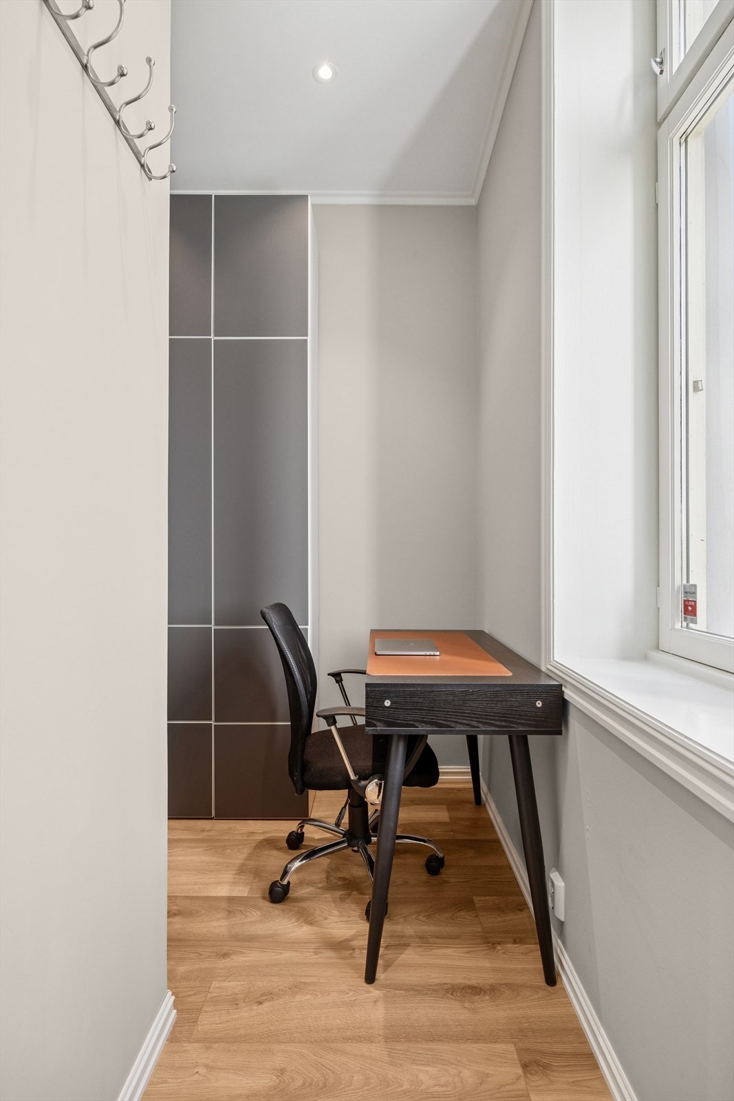 Begge soverom vender i sin helhet mot bakgård Galleribilde