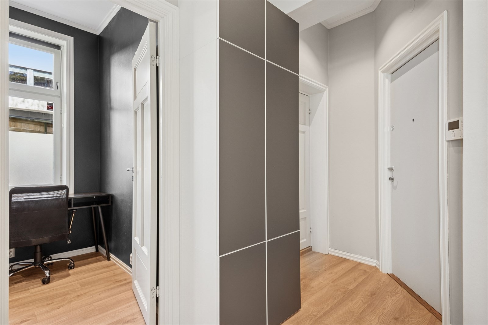 Fra entreen/kjøkkenet finner du soverom nr 1 Galleribilde