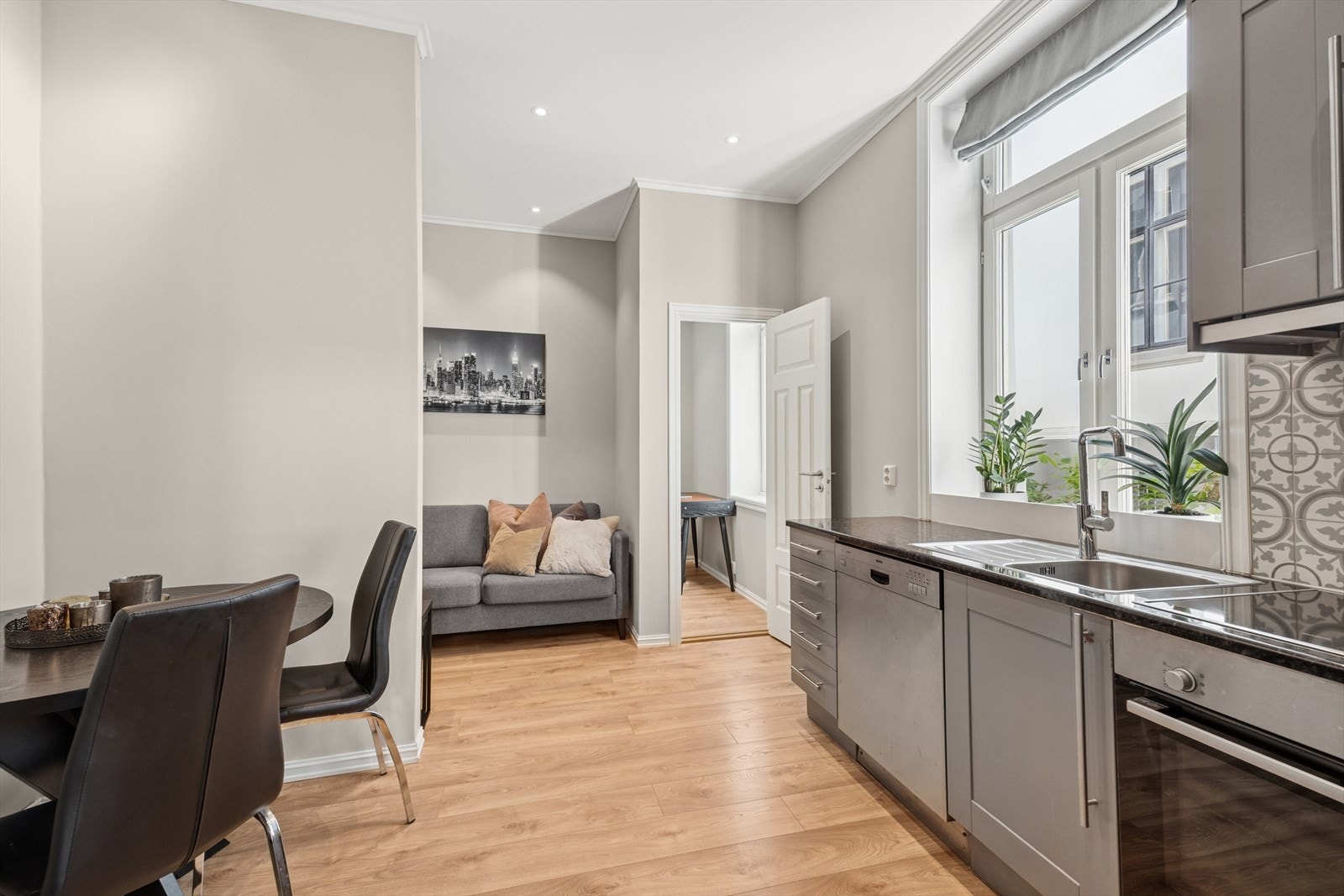 Niklas Linné Elshøy v/ DNB Eiendom presenterer her Underhaugsveien 4! Galleribilde