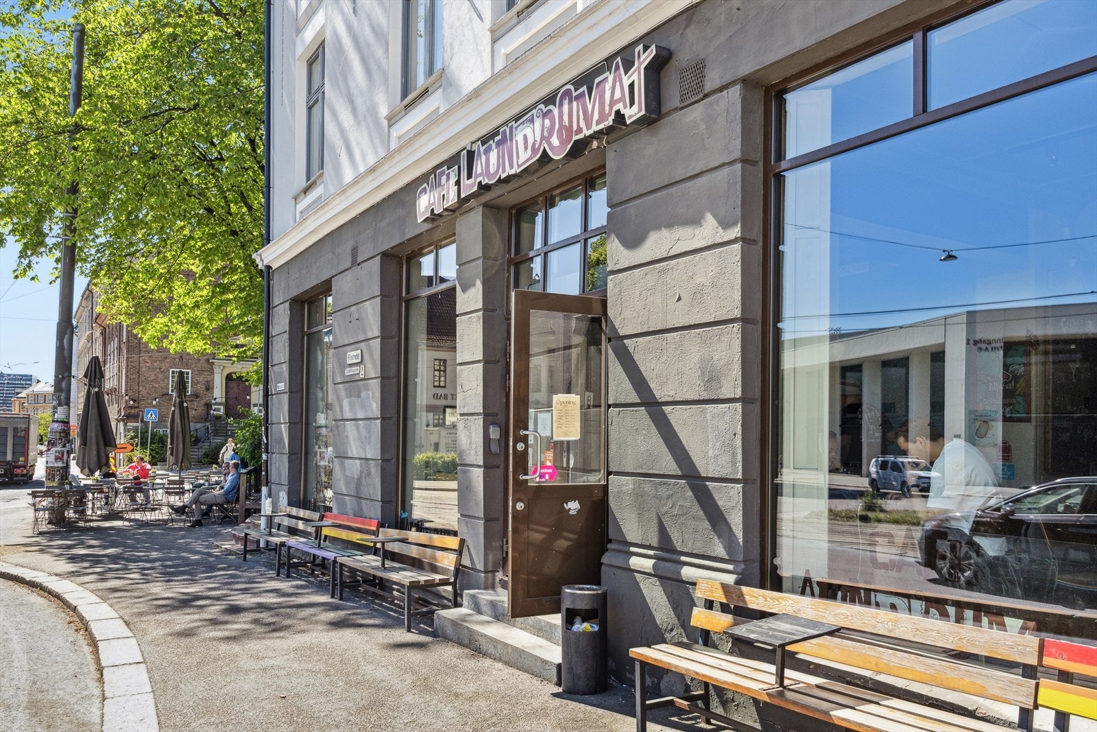 I umiddelbarnærhet finner du kafeer, spisesteder og barer/restauranter med hyggelig uteservering Galleribilde