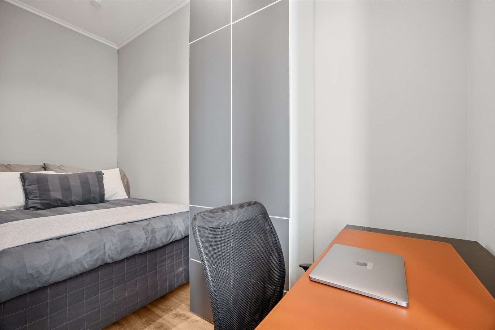 Soverom 2 finner du i tilknytning til stuen Galleribilde