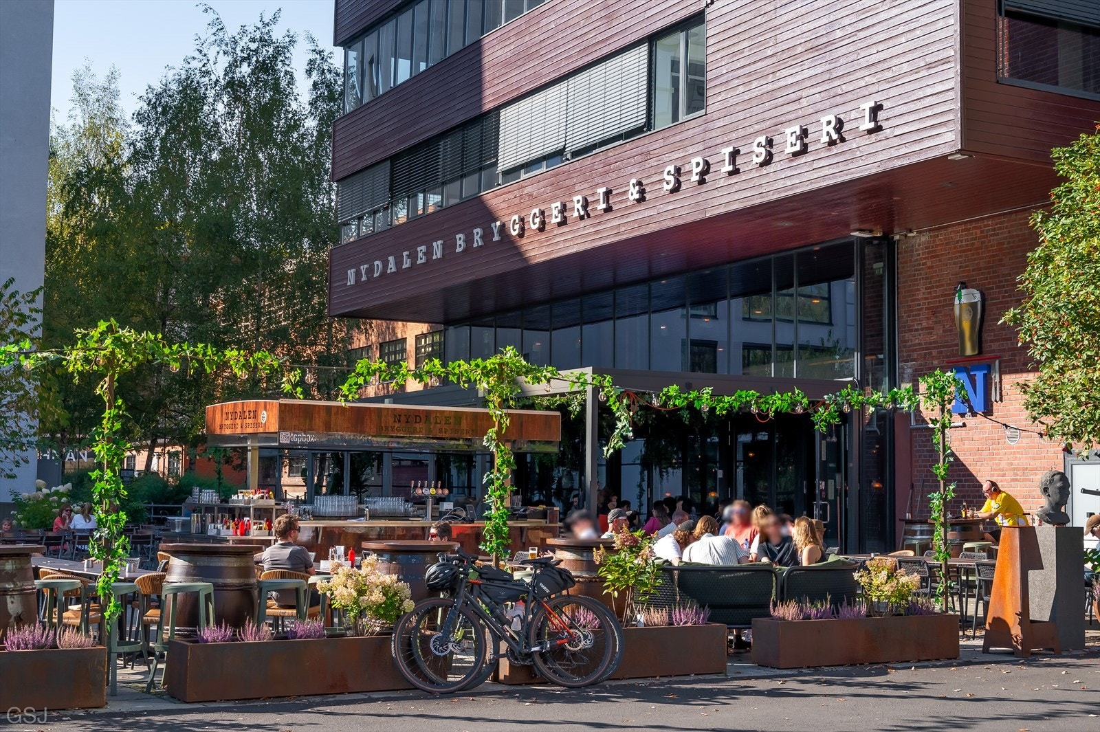 Området byr på mange gode alternativer for spisesteder. Galleribilde