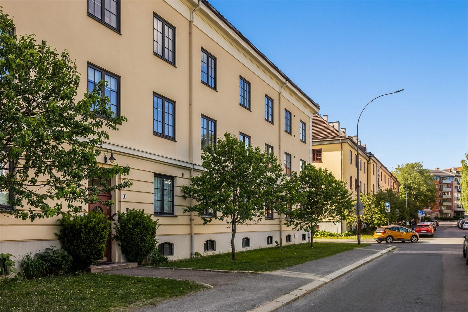Her bor du i et trivelig og velholdt bomiljø med godt naboskap og en sentral, men samtidig rolig og barnevennlig beliggenhet. Galleribilde