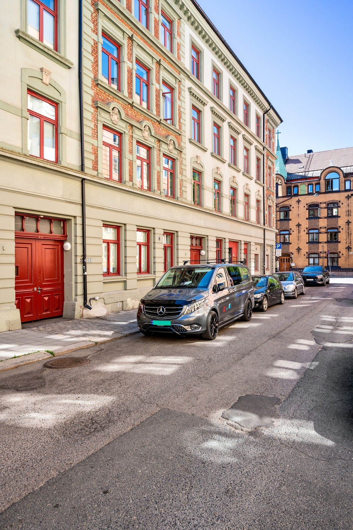 Området er særdeles sentralt og herfra når du "alt" innen kort gange. Galleribilde