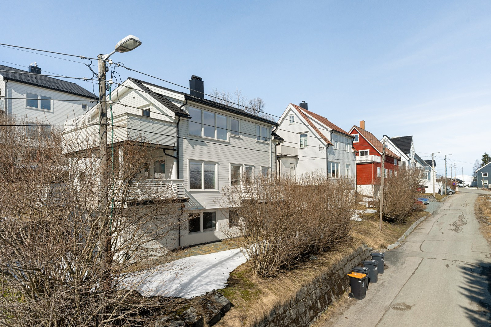 Sameiet består av 3 seksjoner, fordelt over 3 plan.