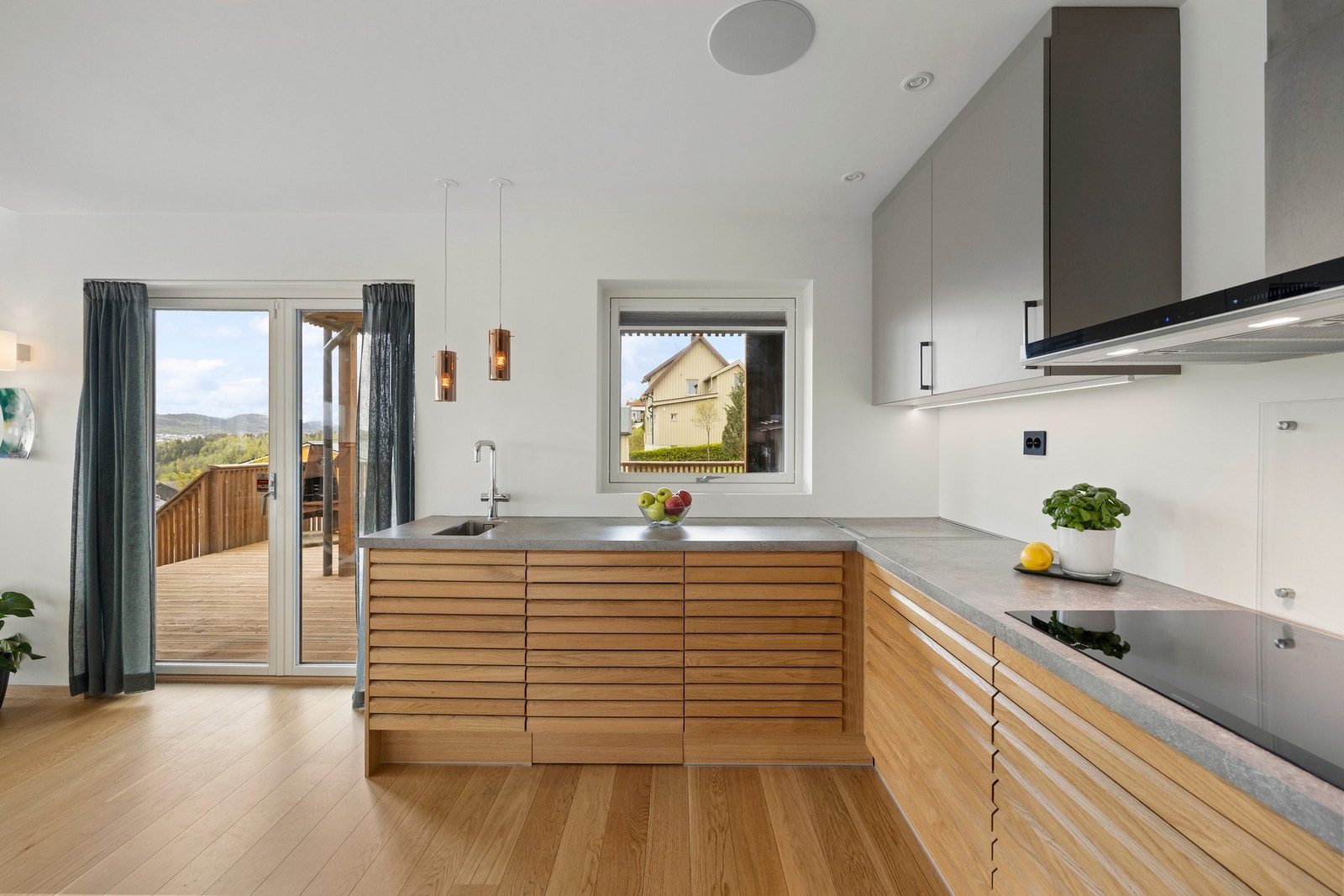 Kjøkken - 10 kvm. Stilren og lekker innredning med gode materialvalg Galleribilde