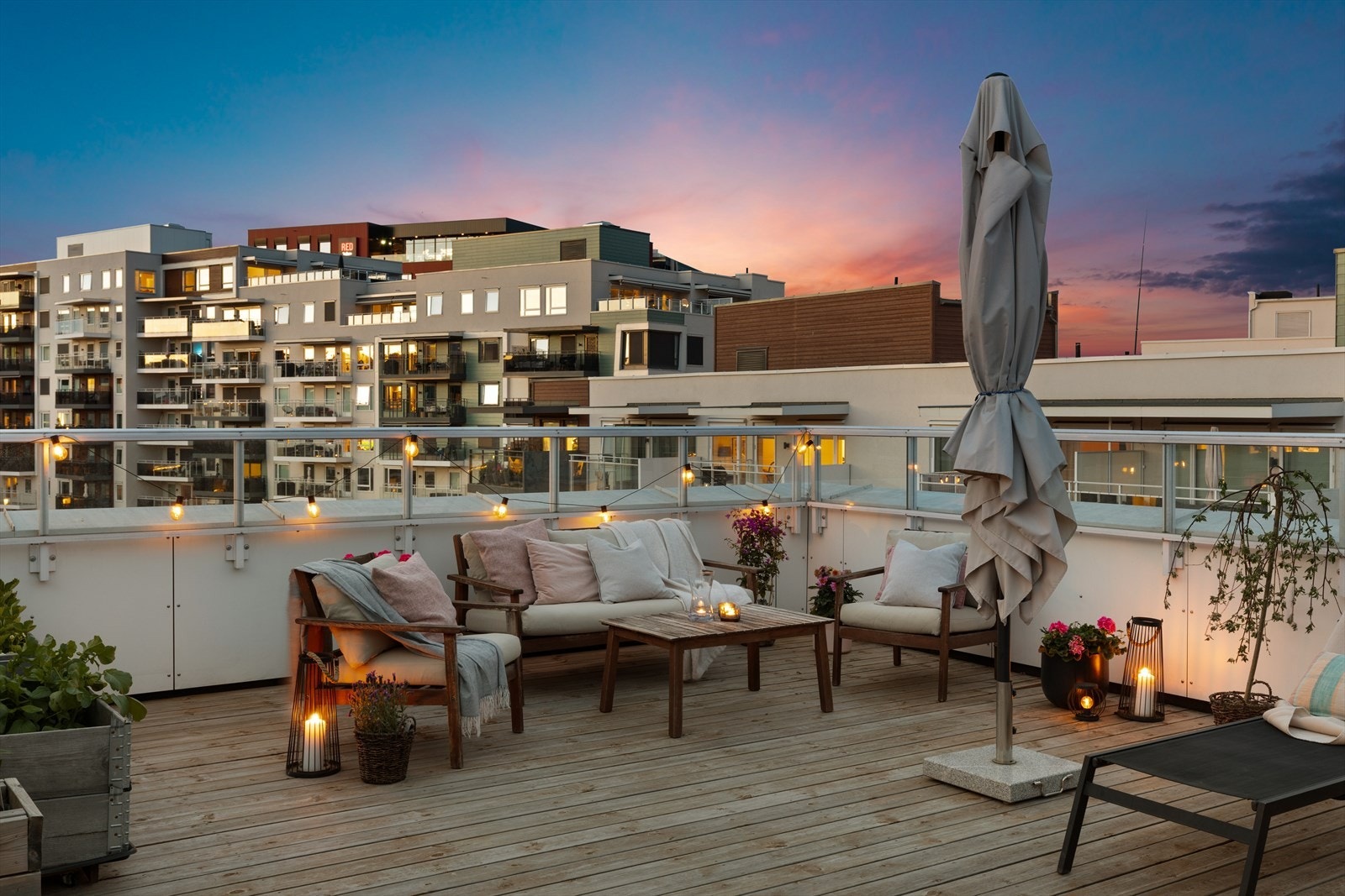 Her får du "easy living", med garasjeplass med elbillader, heisadkomst og herlige uteplasser. Galleribilde