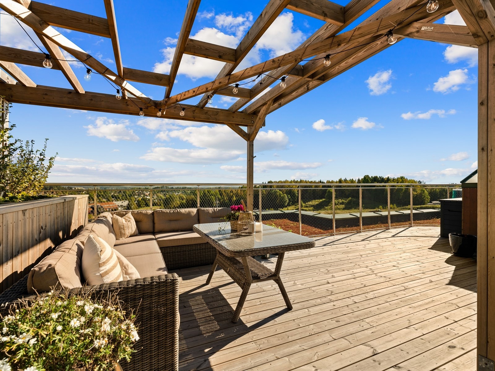 Leiligheten har en privat takterrasse på 56 kvm Galleribilde