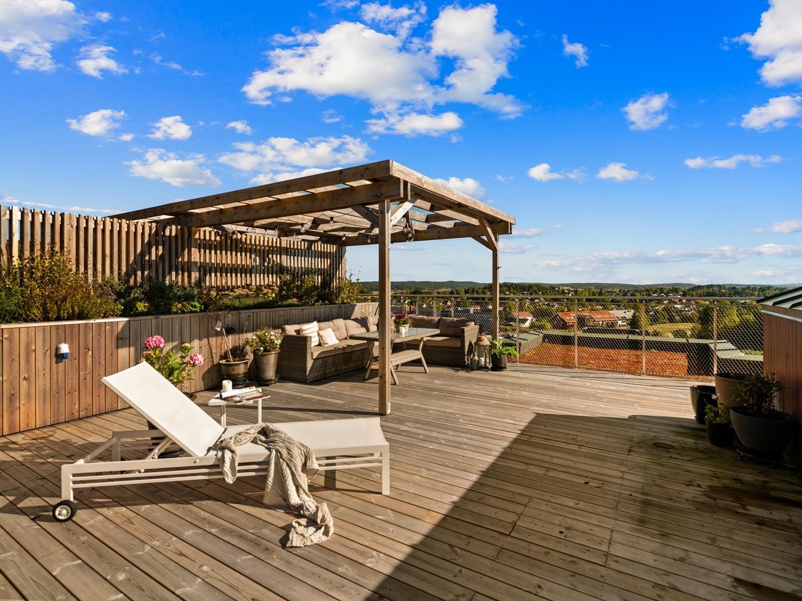 Leiligheten har en privat takterrasse på 56 kvm Galleribilde