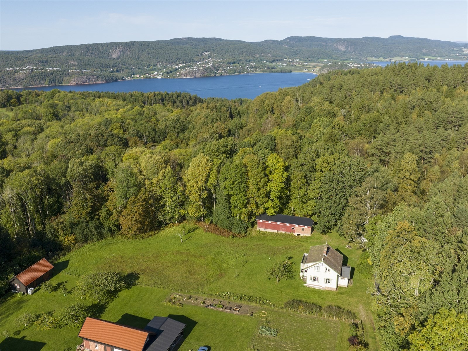 DNB Eiendom v/Fredrik Mørch Døviken har gleden av å presentere Holtnesveien 29! Galleribilde