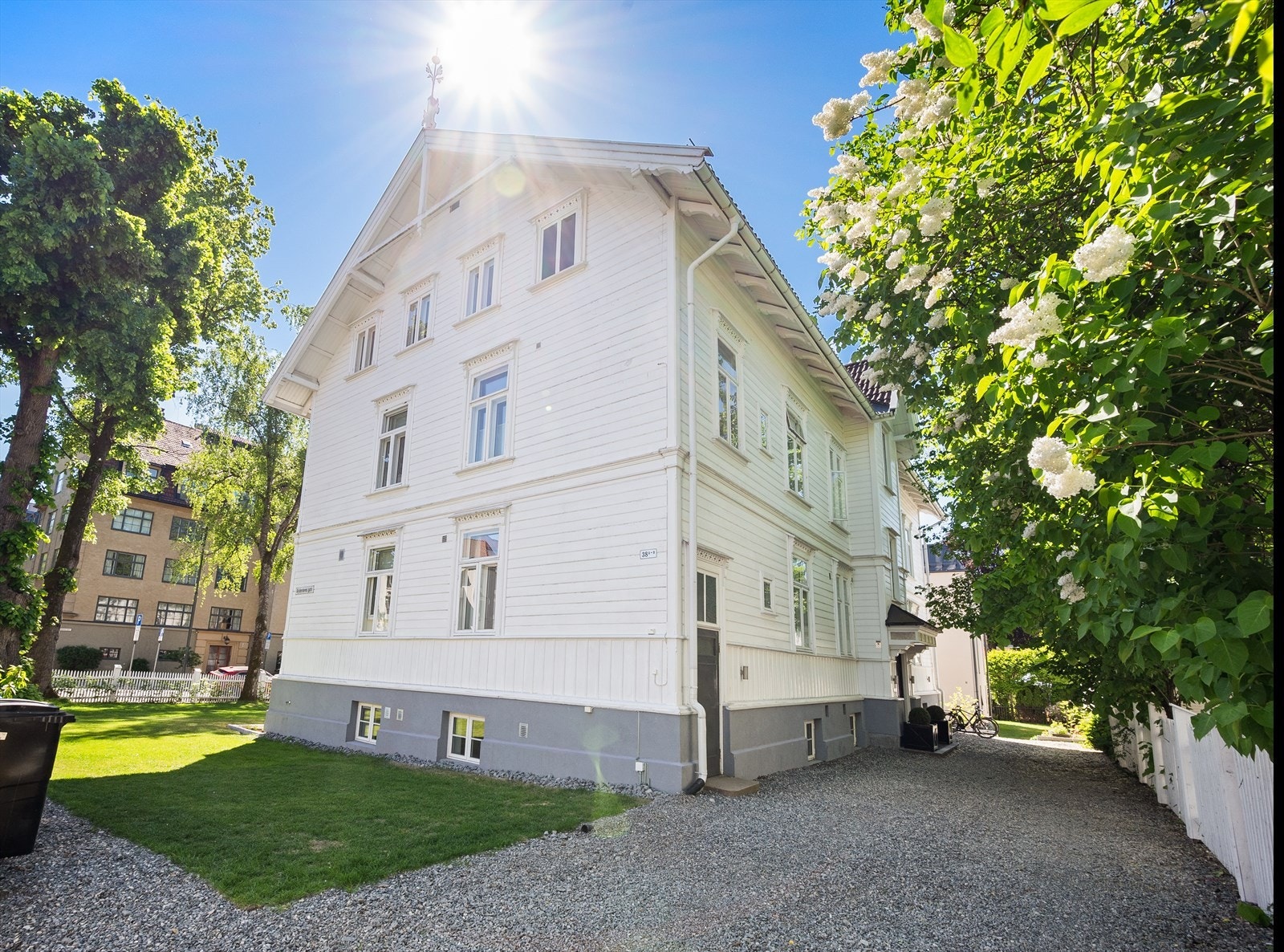 Herskapelig by-villa med en fantastisk tomt. Galleribilde
