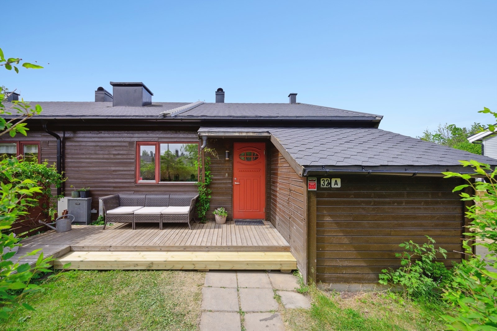 Sjarmerende inngangsparti som gir et lunt og varmt førsteinnstrykk. Galleribilde