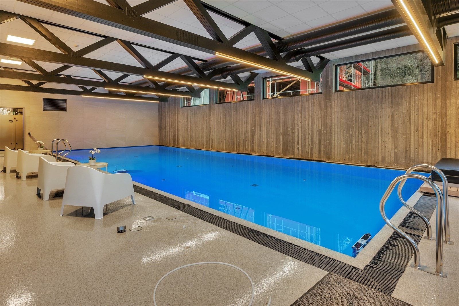 Tilgang til felles oppvarmet basseng som kan brukes hele året Galleribilde