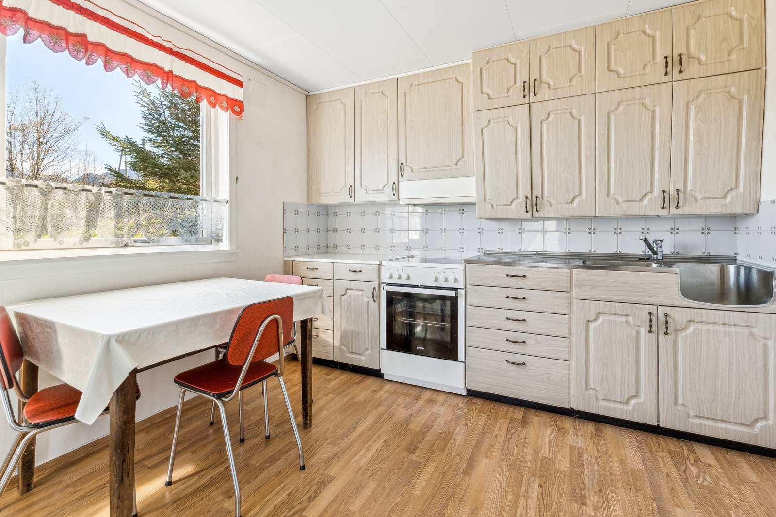 Godt med skap og skuffeplass Galleribilde