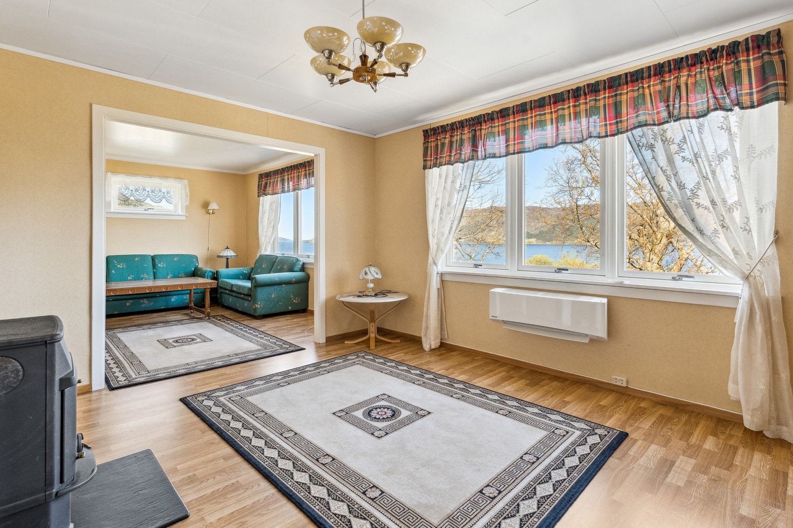 2 romslege stover Galleribilde