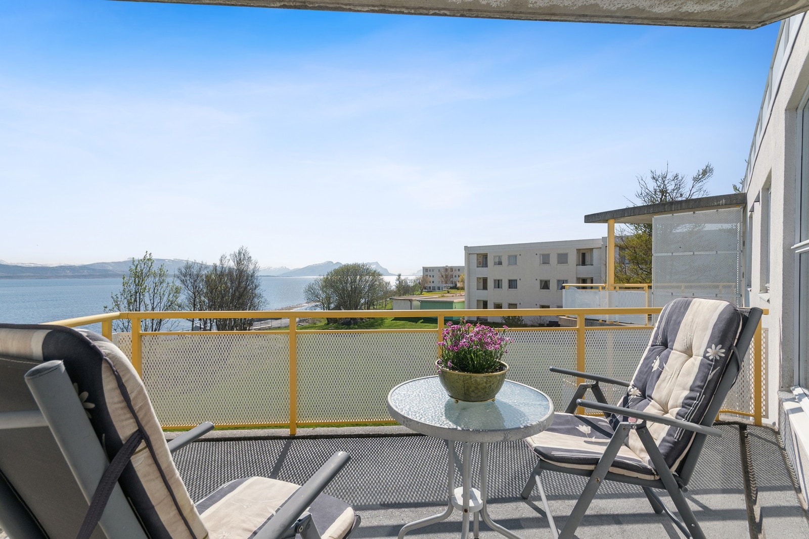 Balkong med gode solforhold Galleribilde