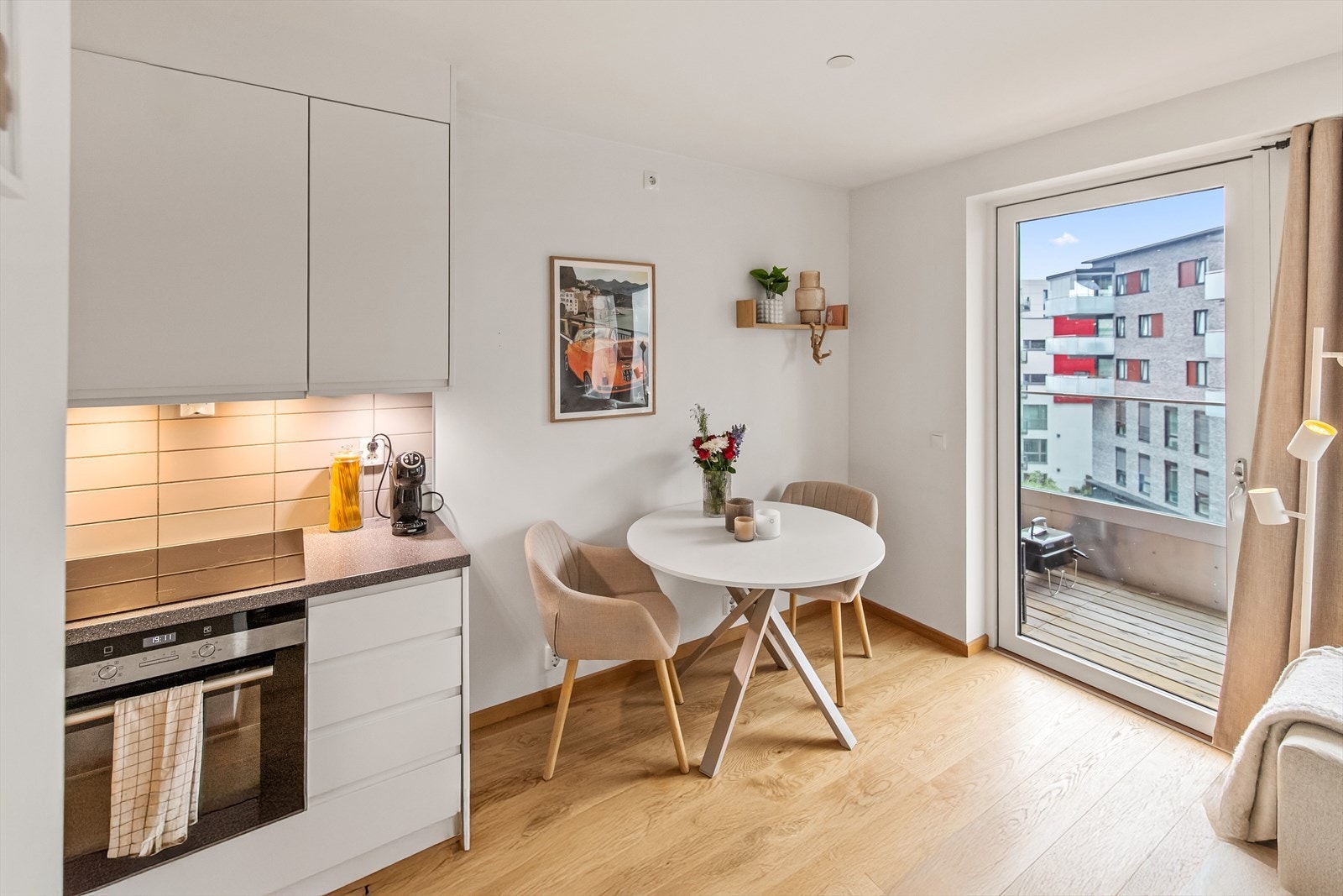 God plass til et lite spisebord. Galleribilde