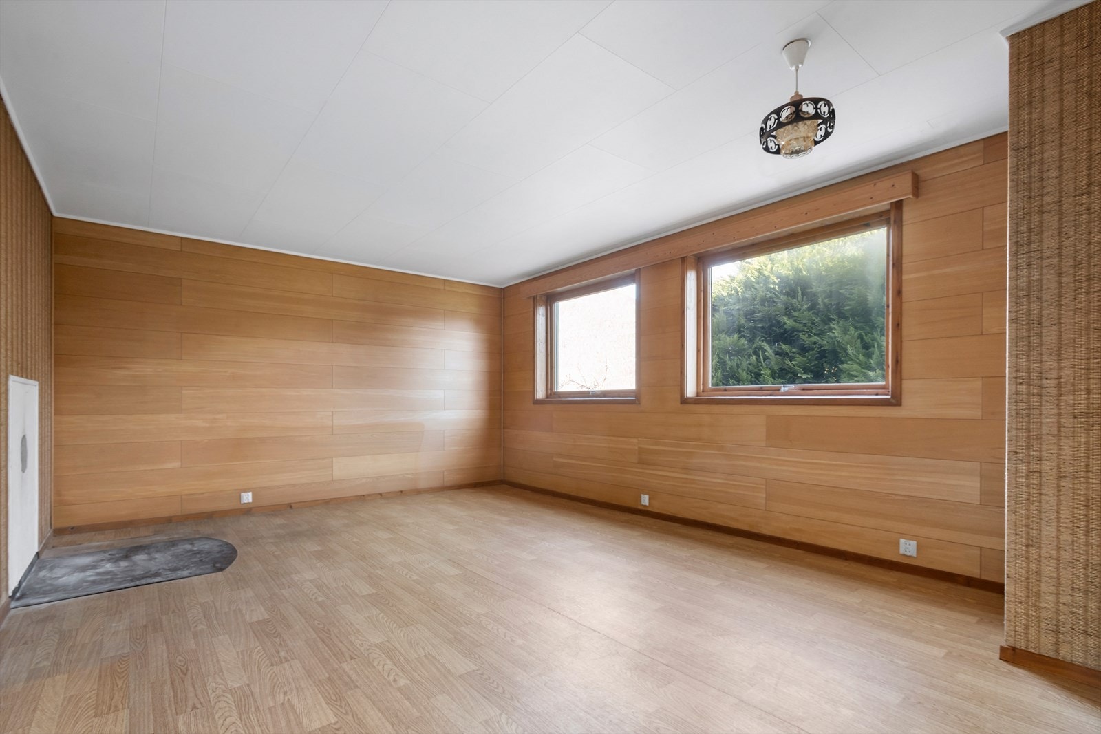 Stue i underetasje. Galleribilde