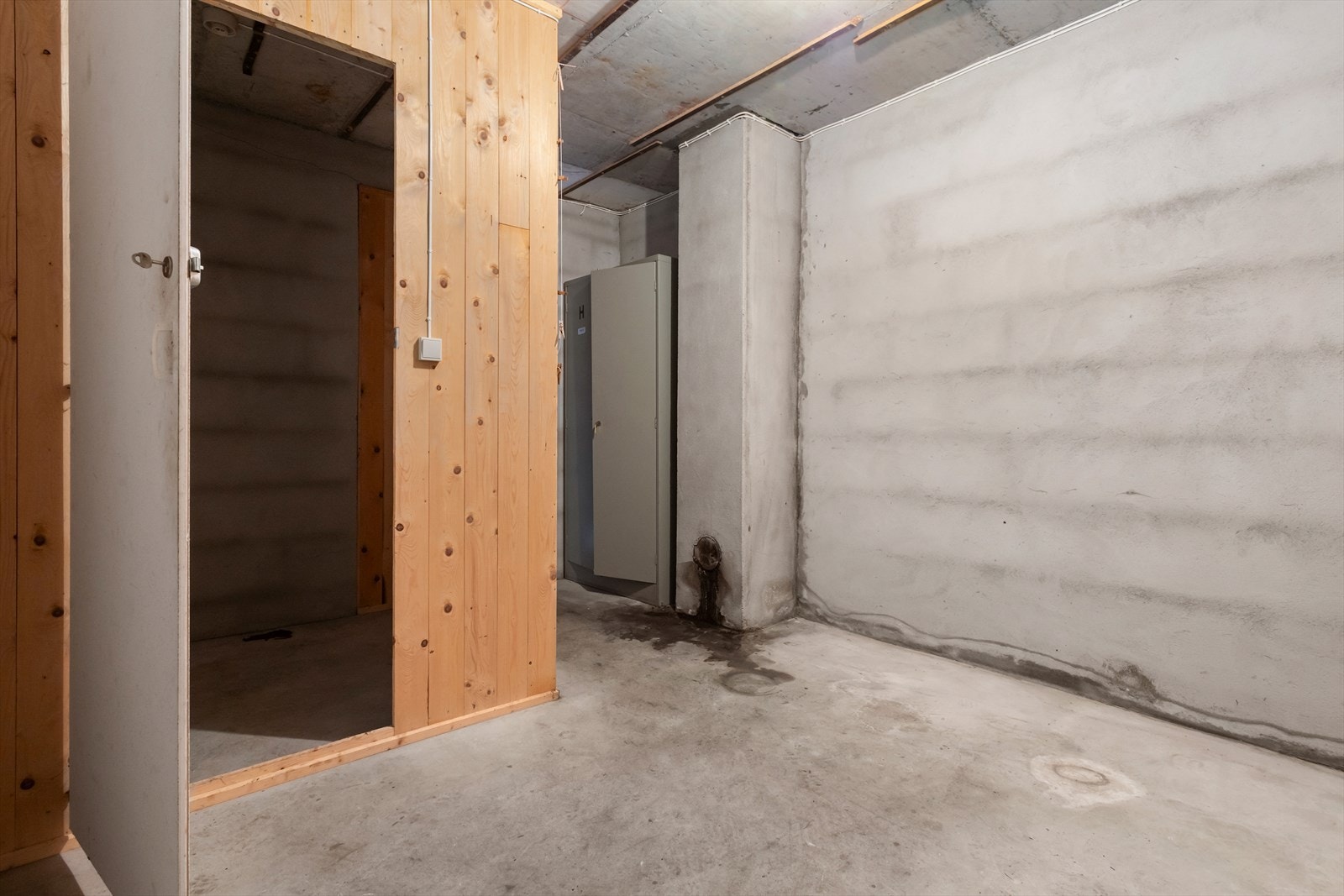 Hoveddelen disponerer diverse bodareal i underetasjen. Galleribilde