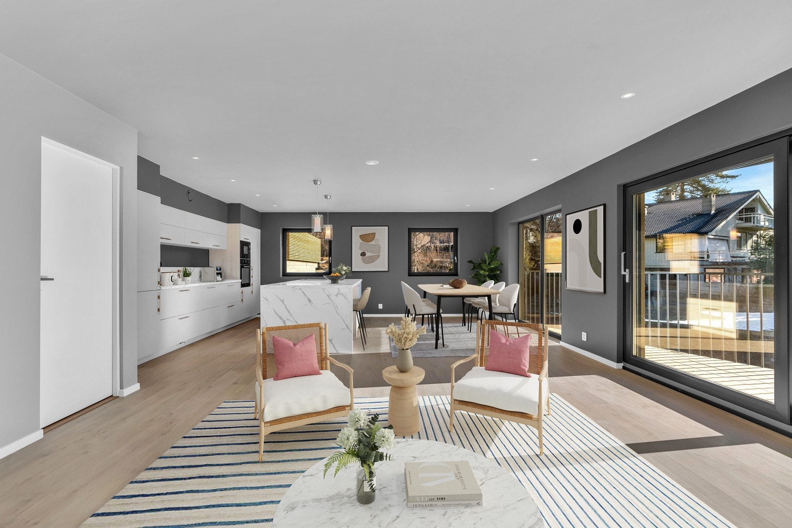 Kjøkkenet leveres fra Schmidt ? en stilren kjøkkeninnredning av typen Arcos med ekstra dype skuffer og lekker kjøkkenøy. Galleribilde