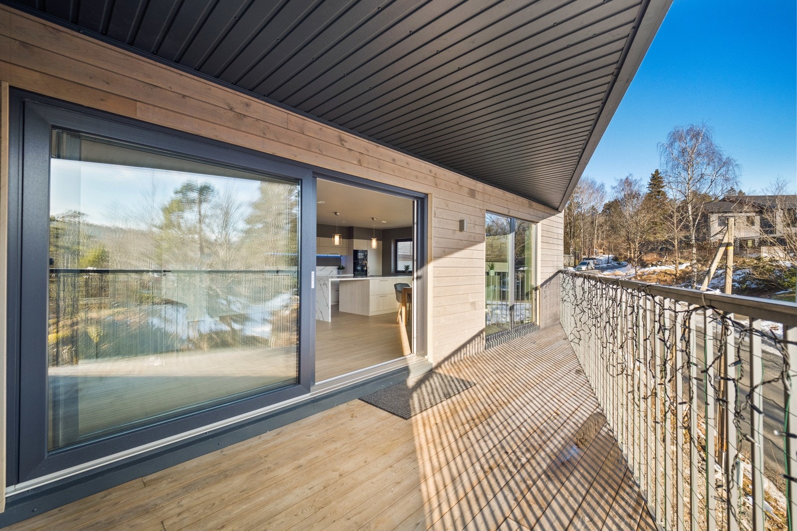 Boligene har store, fine uteplasser med morgensol og vidstrakt utsikt. Galleribilde