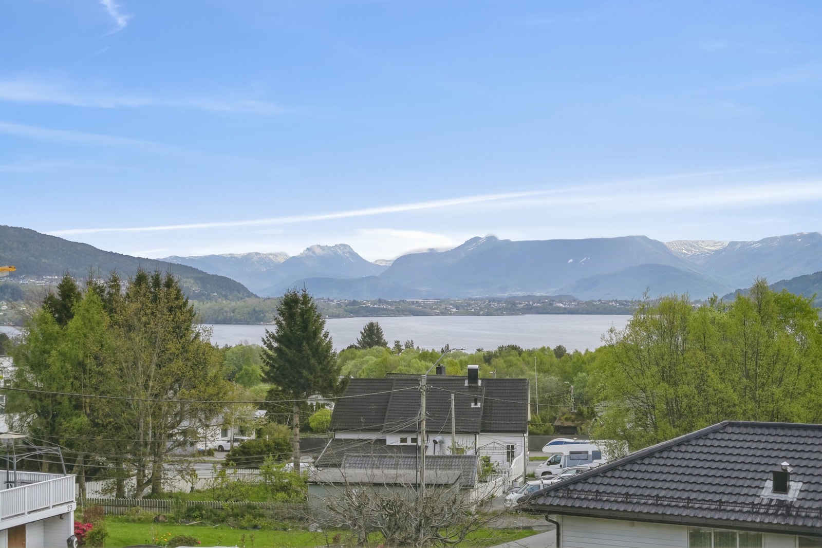 Utsikten må sies å være et av høydepunktene; her kommer årstidene tett på! Galleribilde