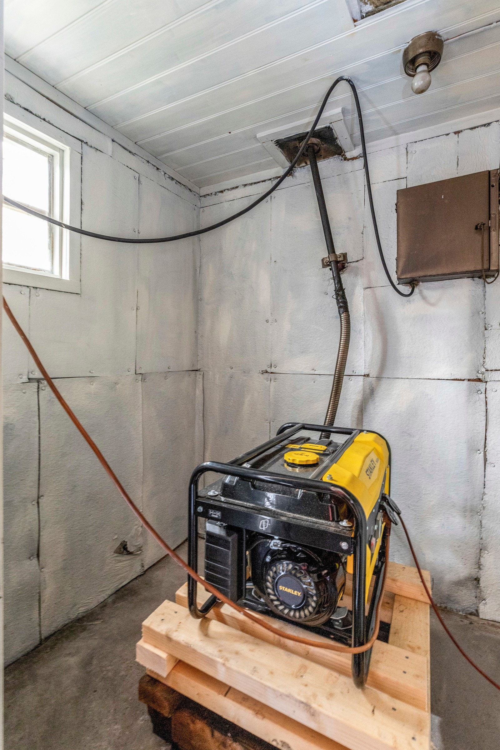 Rommet for aggregat er noe støyisolert Galleribilde