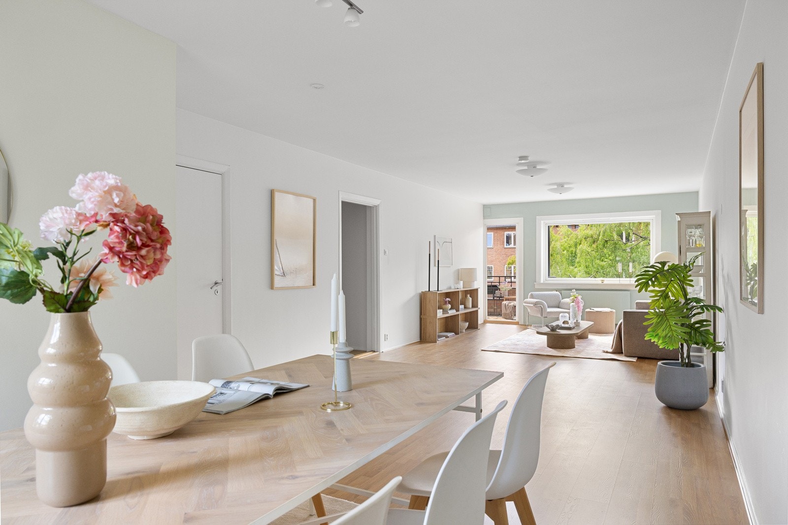 Rommet har en luftig planløsning som kan innredes etter behov Galleribilde