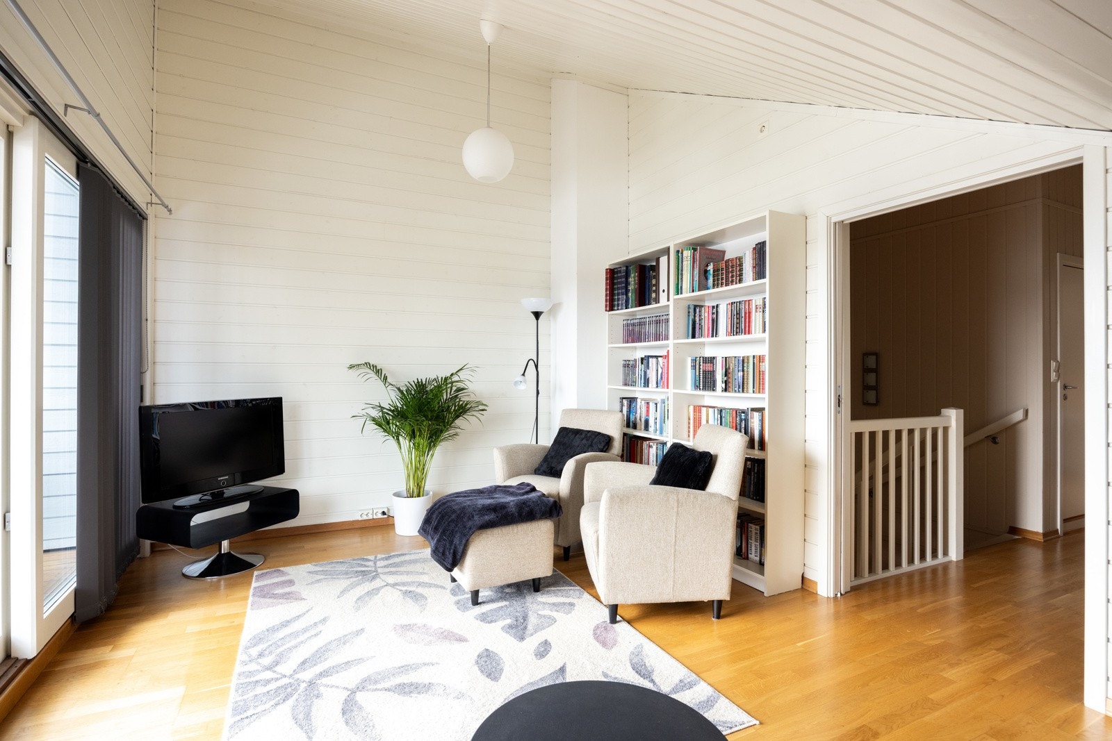 Generøs takhøyde og masse lys! Galleribilde