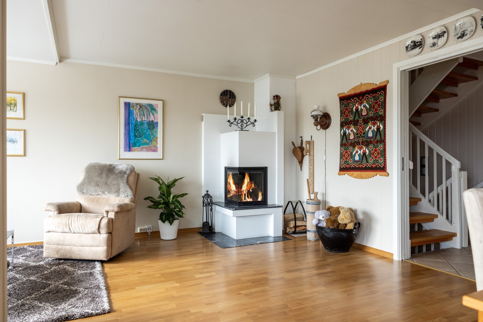 Fin peis med glassfelt som gir godt med varme på kalde dager. Galleribilde