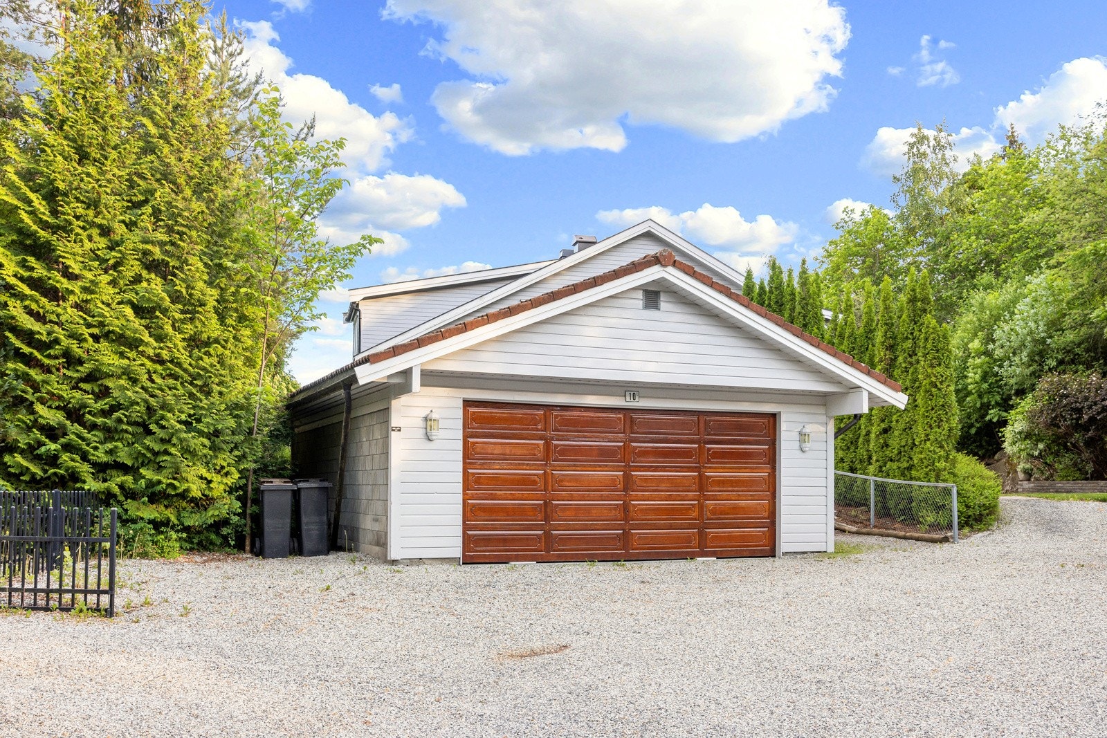 Dobbelgarasje med ny åpningsmekanisme i 2021. Galleribilde