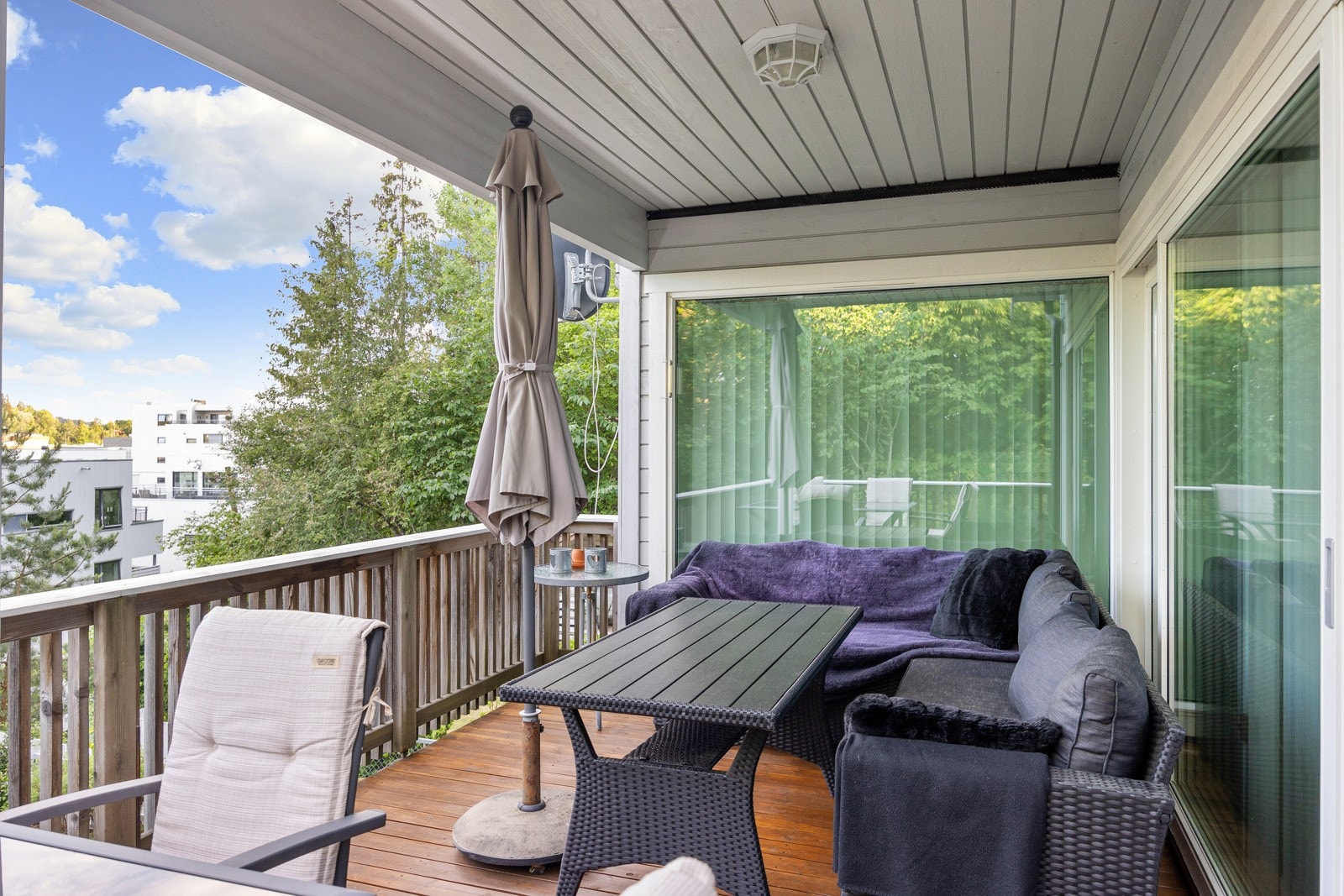 Strømuttak og lys. Galleribilde