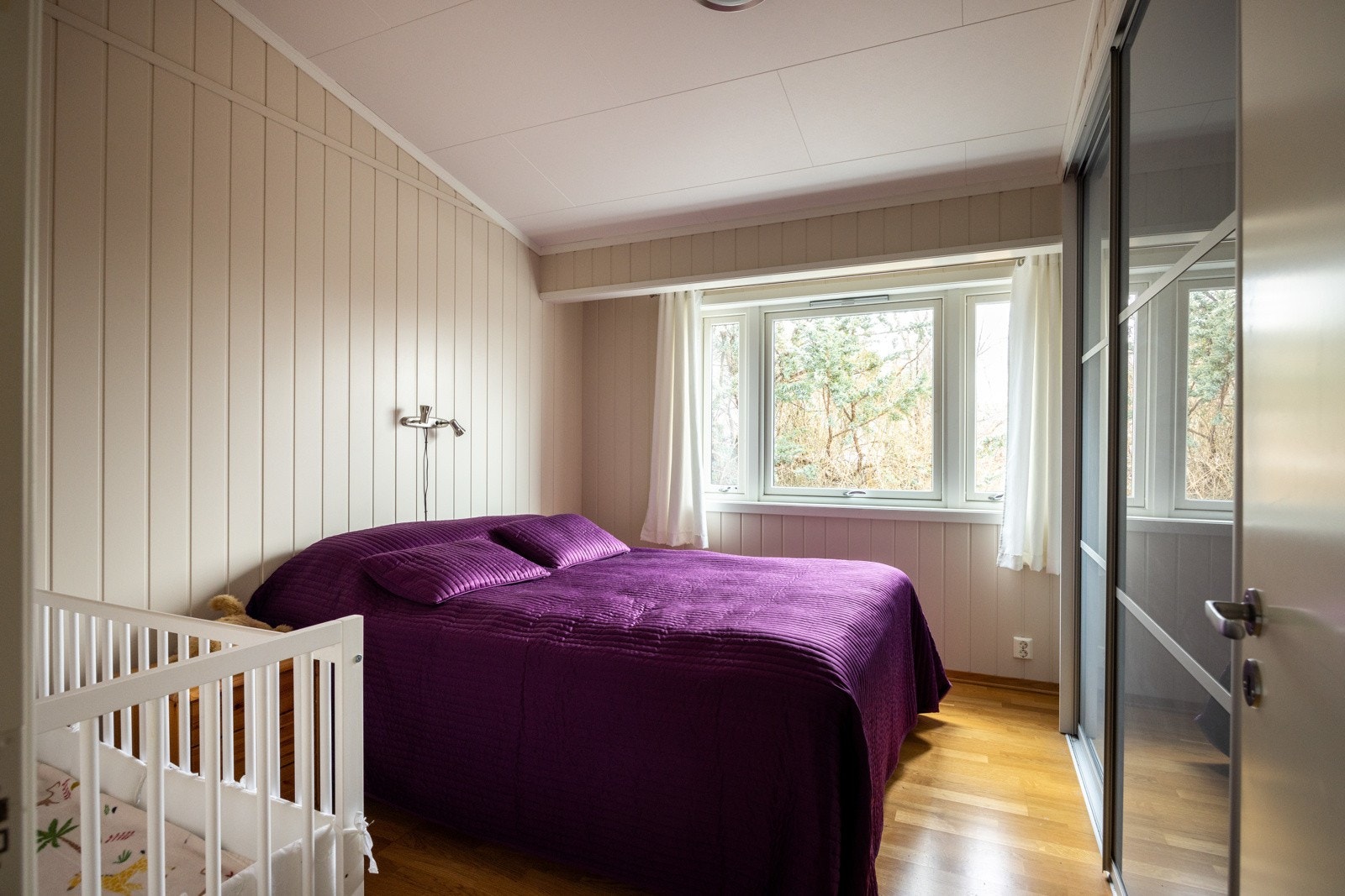 Soverom 2 med plass til dobbeltseng. Galleribilde