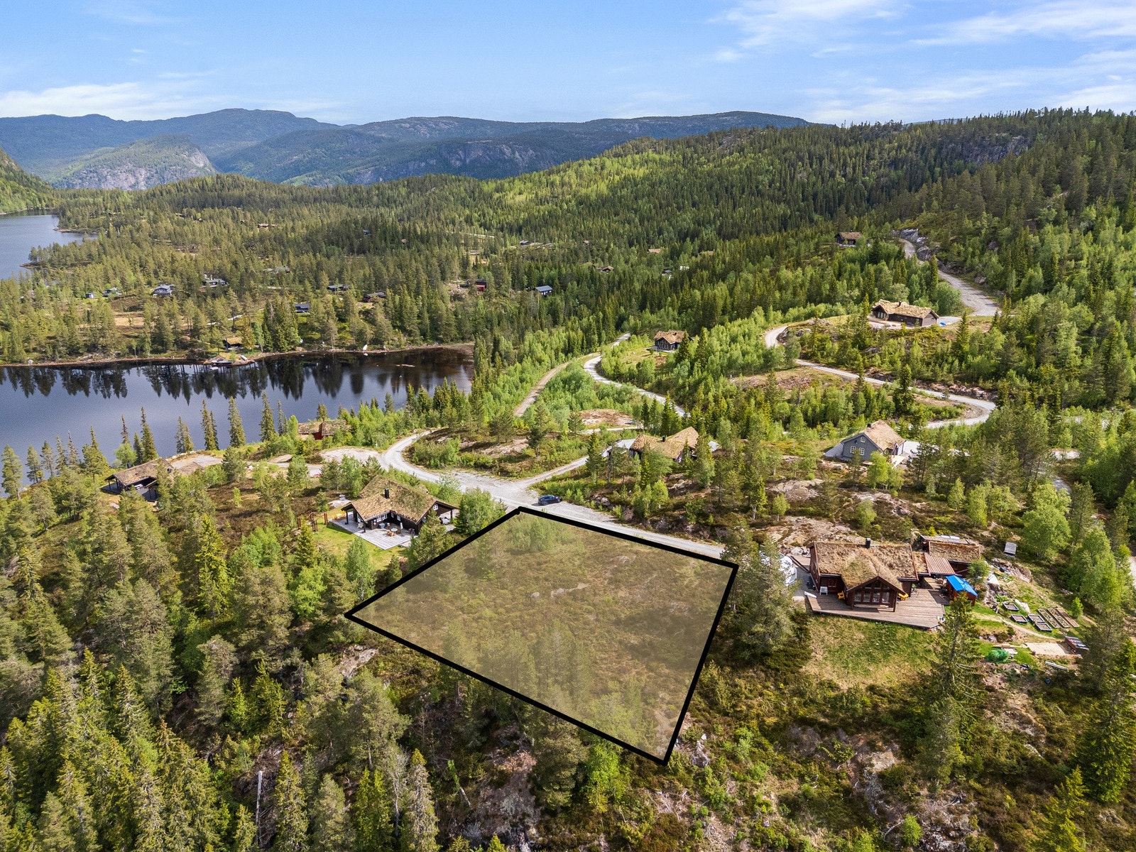 Det går vei, strøm, vann og avløp til tomten Galleribilde