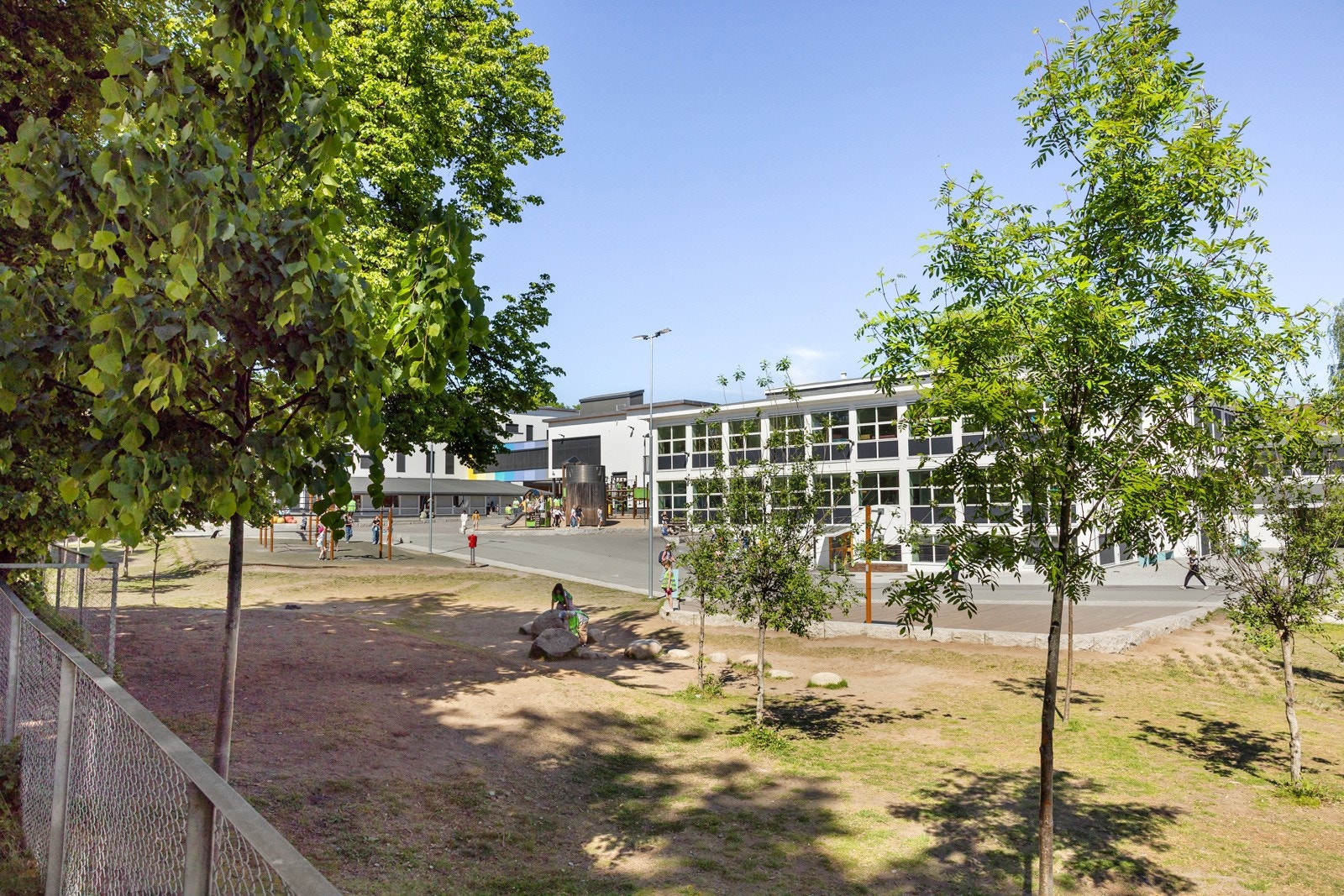 Populære Hasle skole ligger innen trygg gangavstand Galleribilde