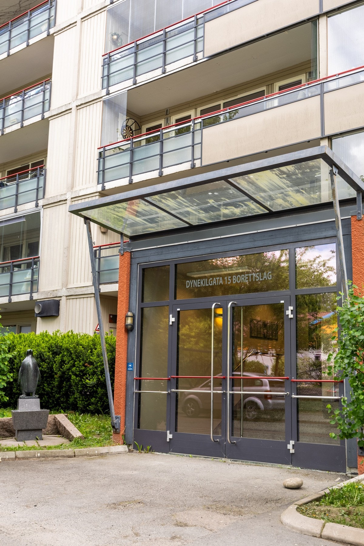 Inngangsparti. Galleribilde