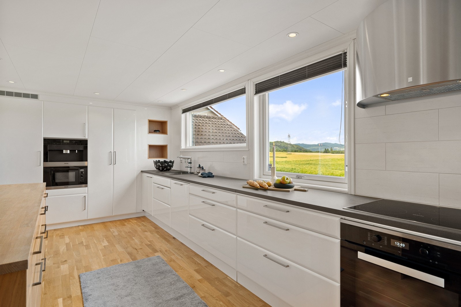 Ustrakt bruk av downlights i himling. Galleribilde