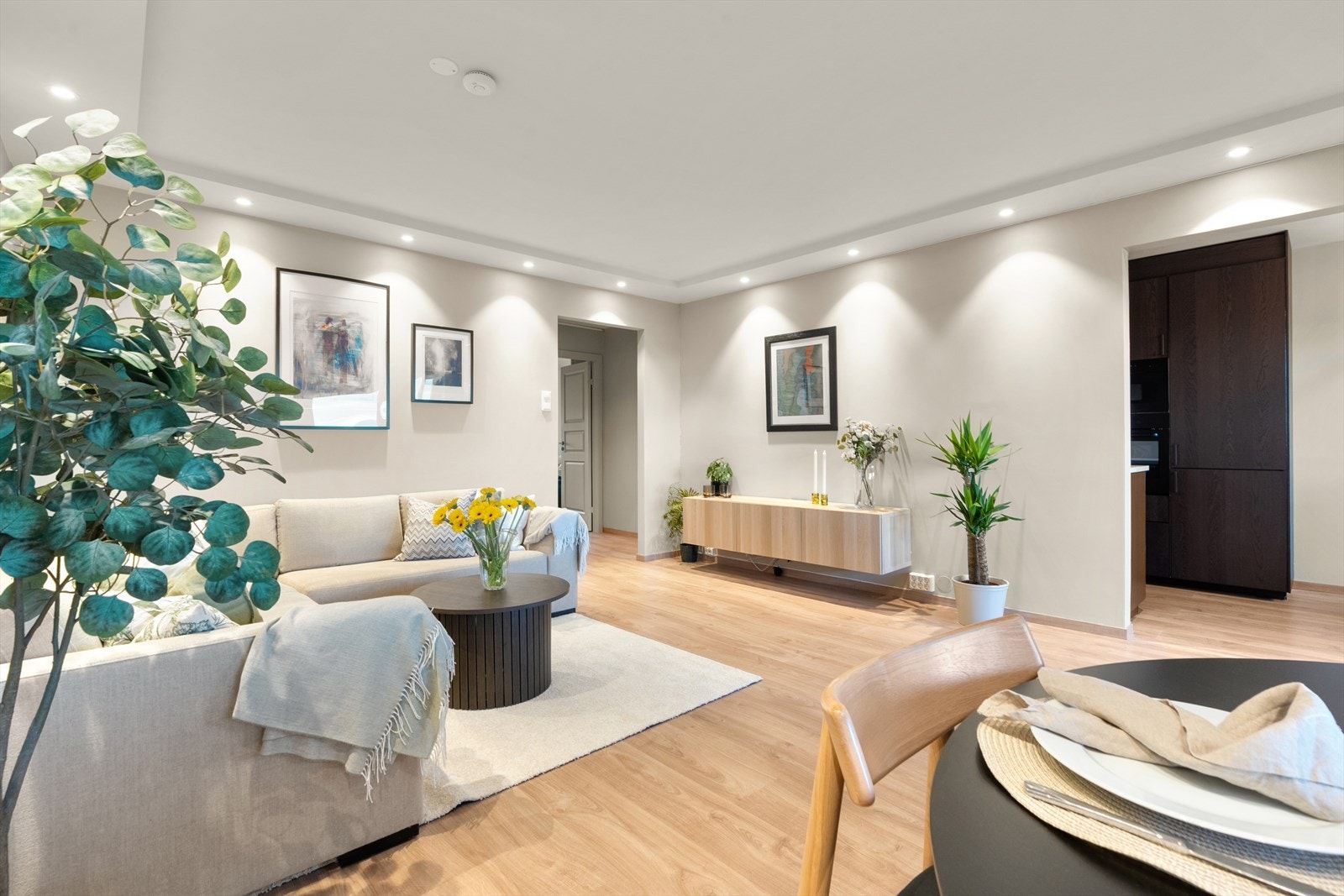 Det er pipeløp i stuen med mulighet for å koble på peis. Galleribilde