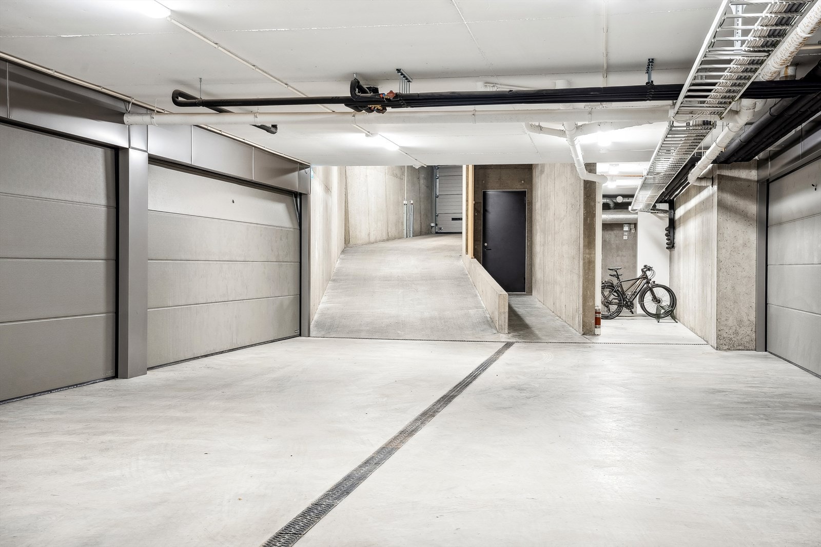 Garasjeanlegget. Mulighet for kjøp av parkeringsplass Galleribilde