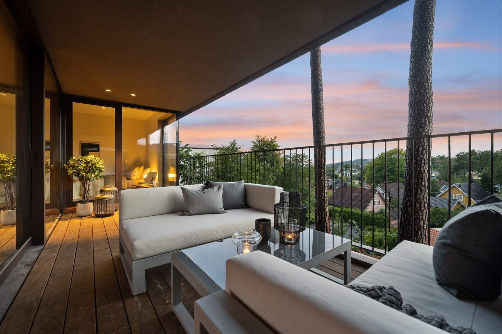 Eksklusiv selveier på 142 kvm på et vestvendt høydedrag Galleribilde