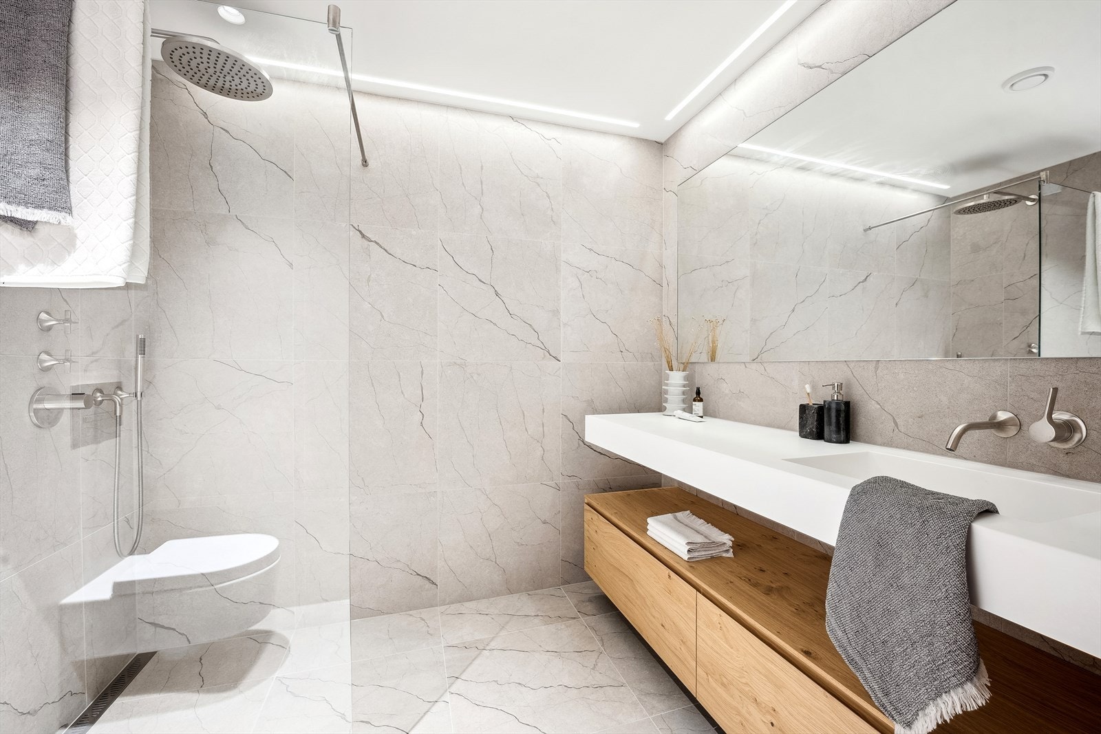 Bad tilknyttet hovedsoverommet Galleribilde