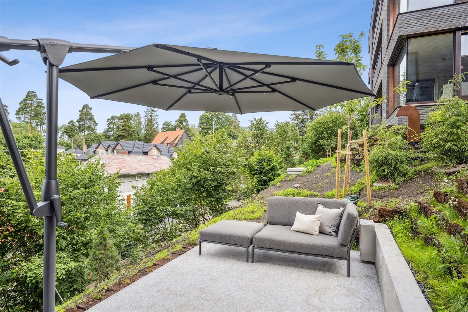 Bruksrett til markterrasse belagt med granittfliser Galleribilde