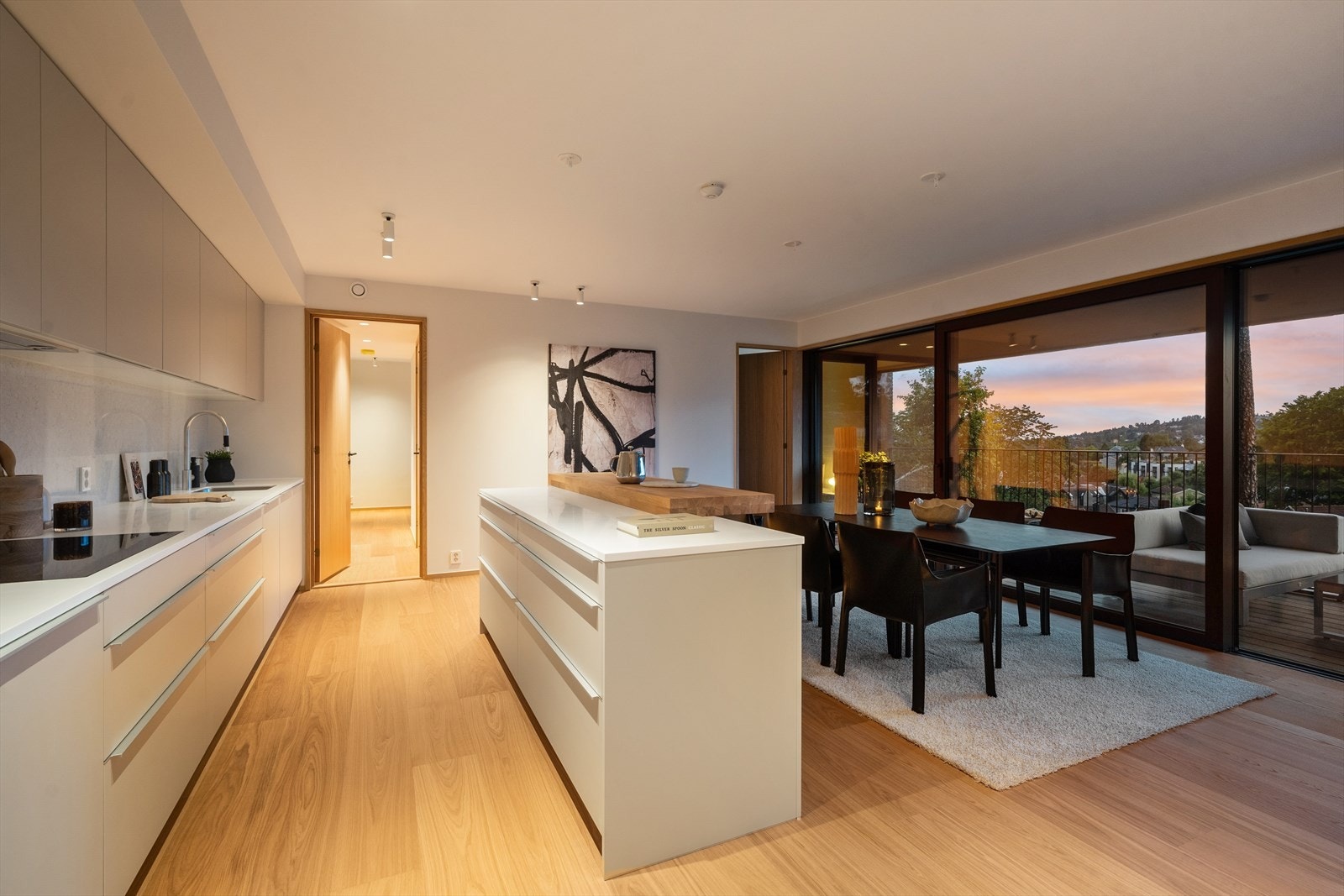 Kjøkken fra Poggenpohl med hvitevarer fra Gaggenau Galleribilde