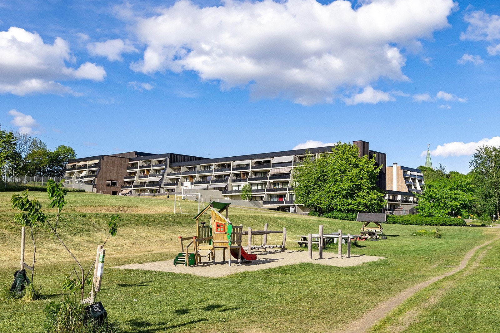 Flotte grøntområder og pent parkmessig opparbeidet Galleribilde