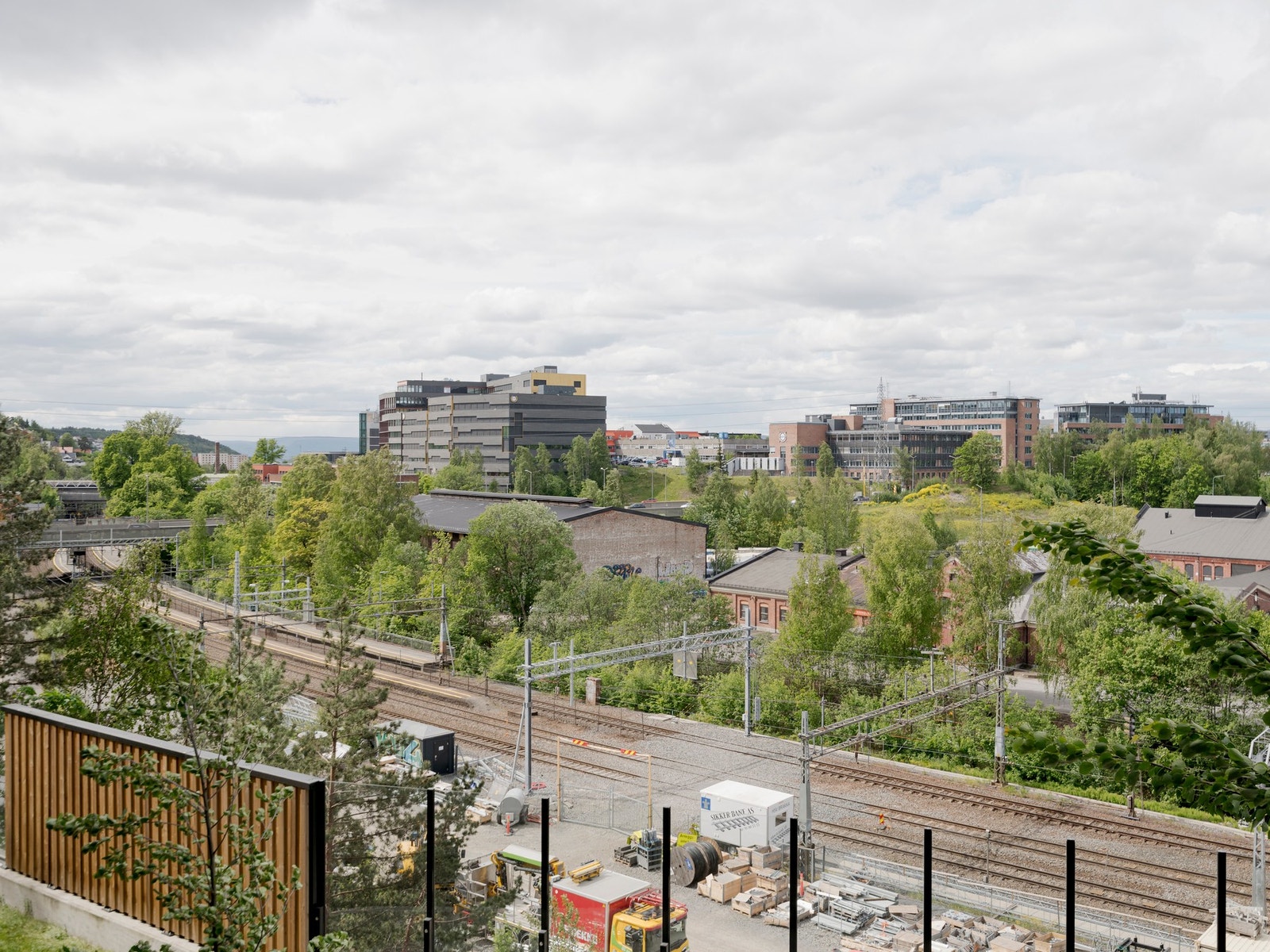 Flott utsikt over byen fra takterrassen! Galleribilde