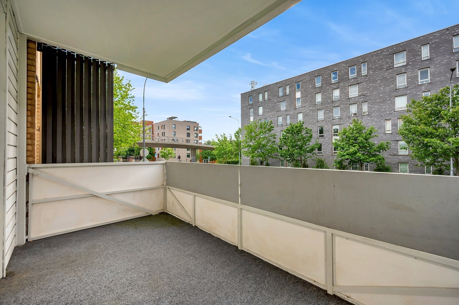 En lys, gjennomgående og romslig 2-roms på populære Hovin. Galleribilde