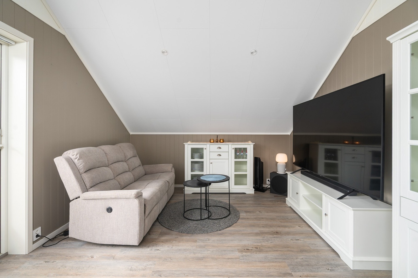 Loftstue. Galleribilde