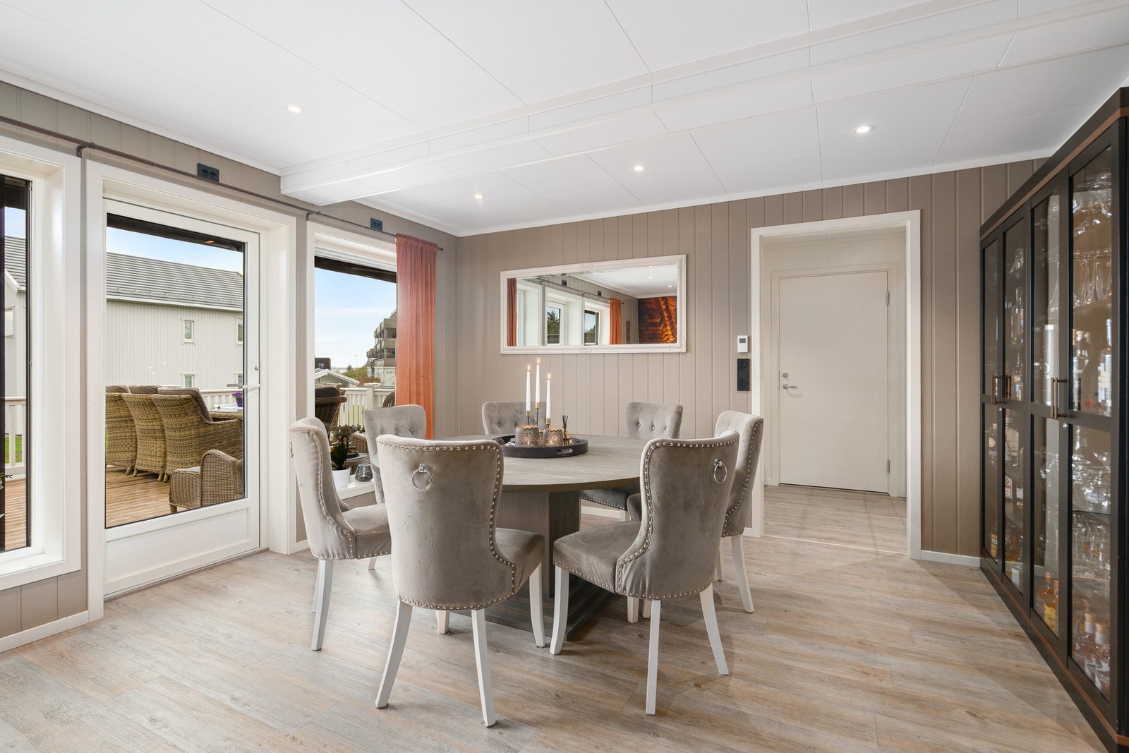 Inngang til stue. Galleribilde