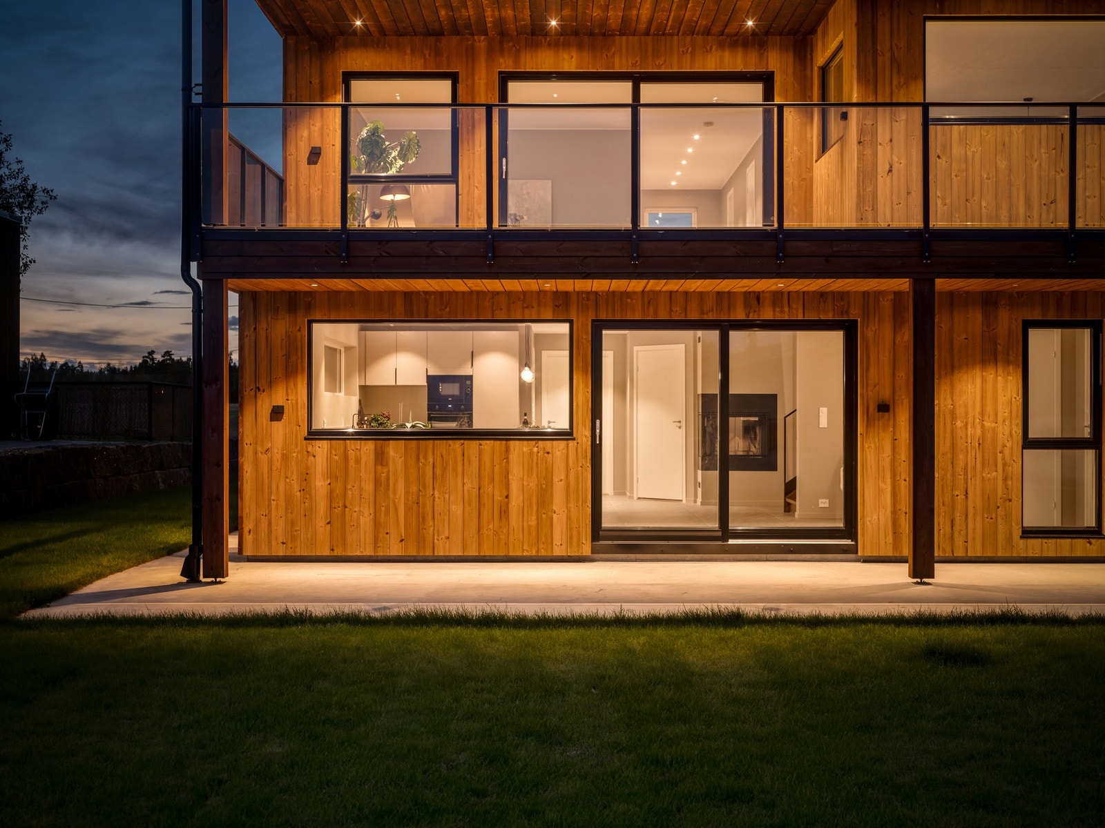 Eiendommen har flere fine uteplasser Galleribilde