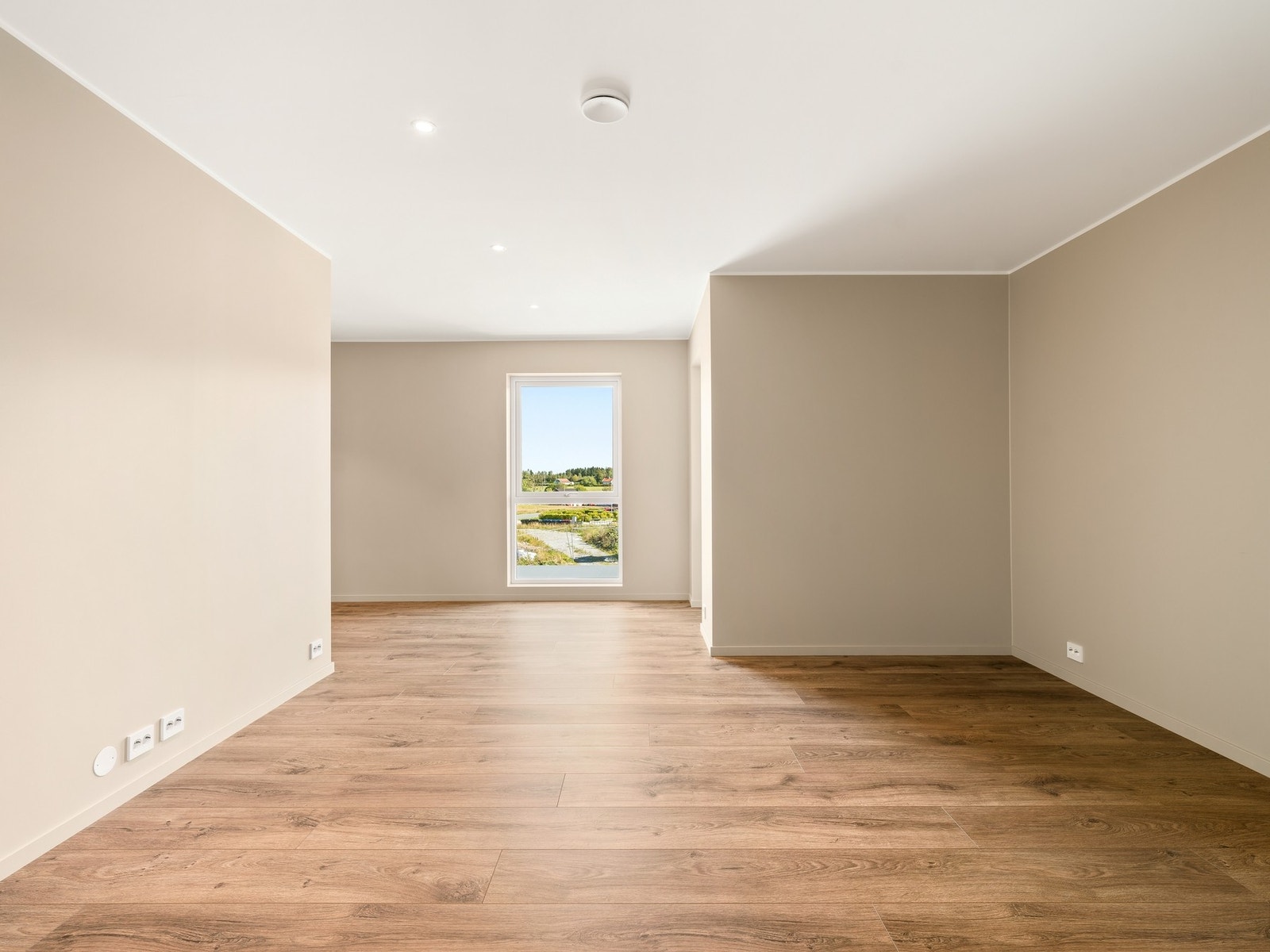 Meget romslig soverom (2) i 2.etg. Galleribilde